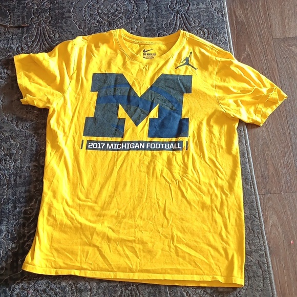 Nike Jordan Michigan Wolverines 2017 Football T-Shirt Adult Medium Schedule - Picture 1 of 4
